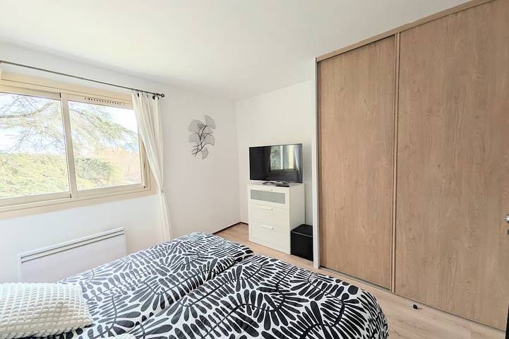 Appartement entier, Charmant T2
150 m cure thermale 
capacité 4 personnes in Gréoux-les-Bains, Alpes-de-Haute-Provence