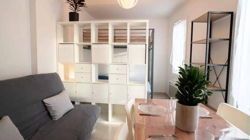 Gîte pour 6 personnes, avec Balcon dans Plage de la Farinette - 2