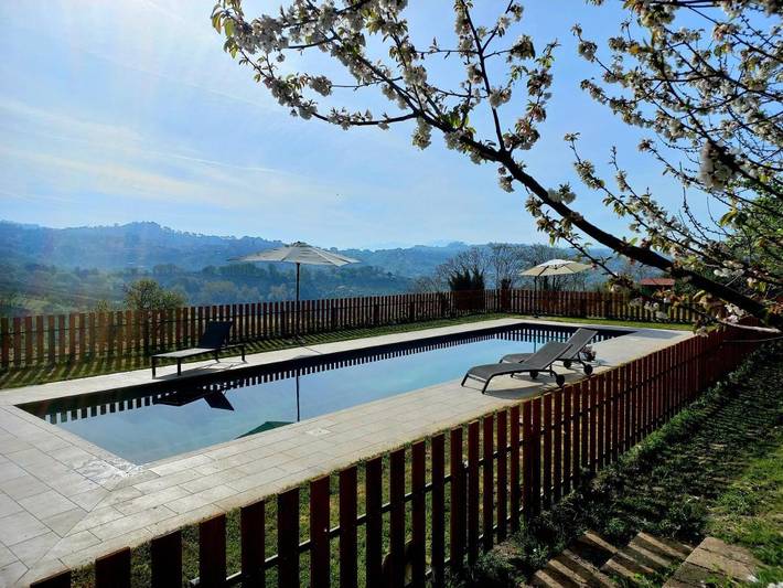 Agriturismo per 3 persone, con Terrazza e Giardino nonché Piscina e Panorama a Palombara Sabina