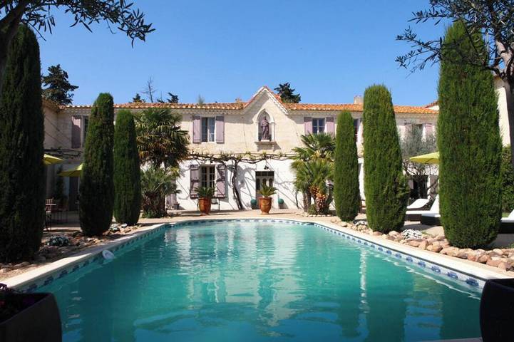 Maison de vacances pour 26 personnes, avec jardin, animaux acceptés à Saint-Gilles
