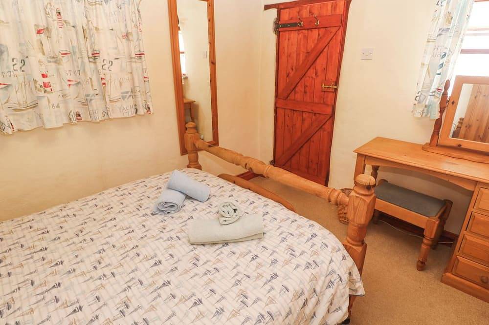 Carolyns Cottage, pet friendly, country holiday cottage in Praa Sands in Praa Sands, Cornwall