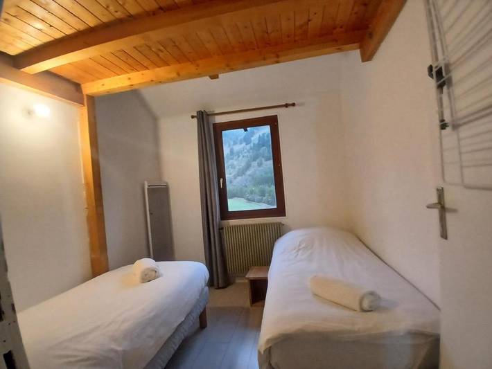 Gîte pour 8 personnes, avec jardin dans Station de Ceillac - 2