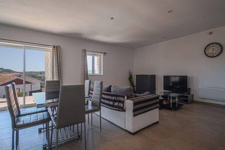 Location de vacances pour 6 personnes, avec jardin et balcon dans Melres