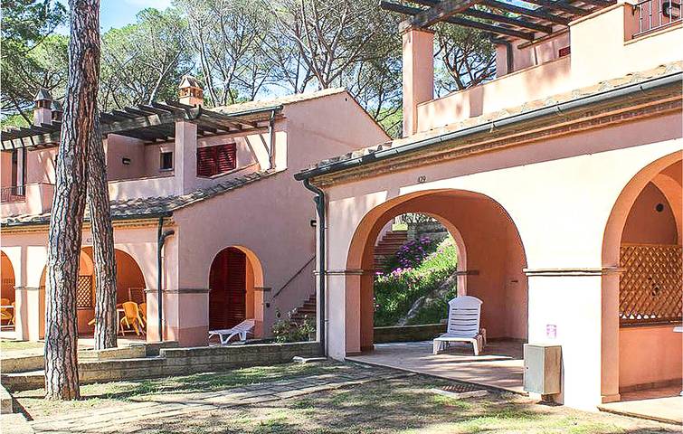 Apartamento vacacional entero, Oasis junto a la playa: Apartamento con aire acondicionado, piscina y jardín in Scarlino, Provincia de Grosseto