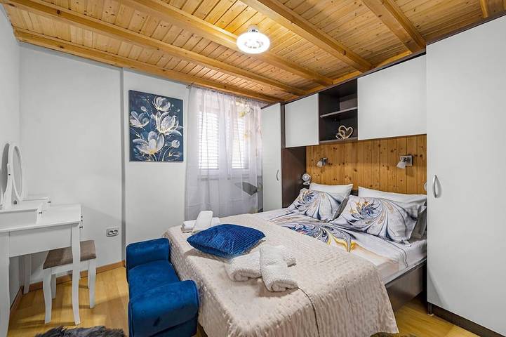 Wunderschönes Haus in Zirje mit Wlan in Dalmatinische Inseln