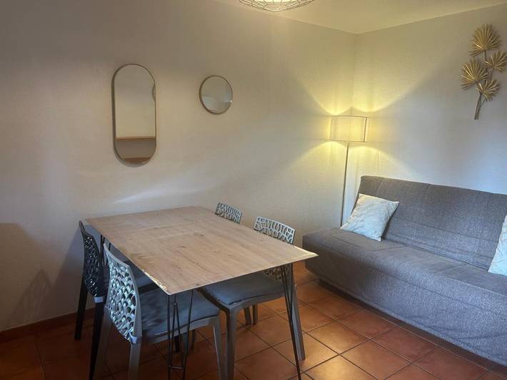 Gîte pour 4 personnes, avec terrasse dans Lac de Naussac - 2