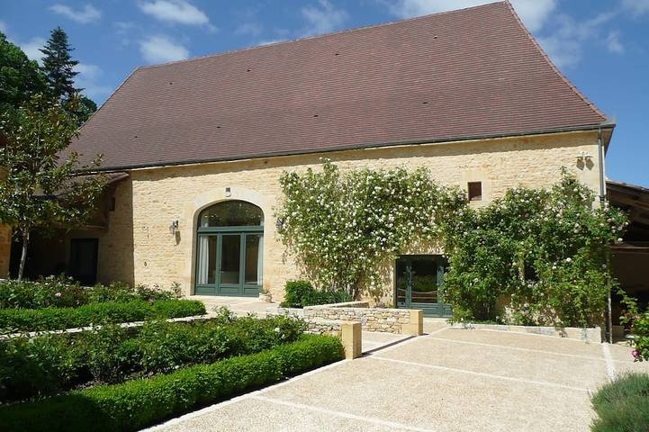 Location de vacances pour 9 personnes, avec piscine et terrasse, animaux acceptés à Daglan