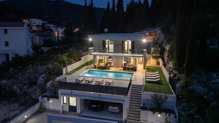 Villa für 8 Personen, mit Garten und Terrasse - 1