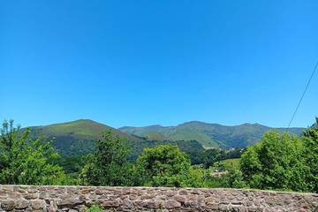 Location de vacances pour 8 personnes, avec jardin à Bidarray