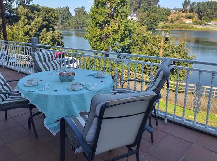 Ferienwohnung für 5 Personen, mit Seeblick und Ausblick sowie Terrasse - 1