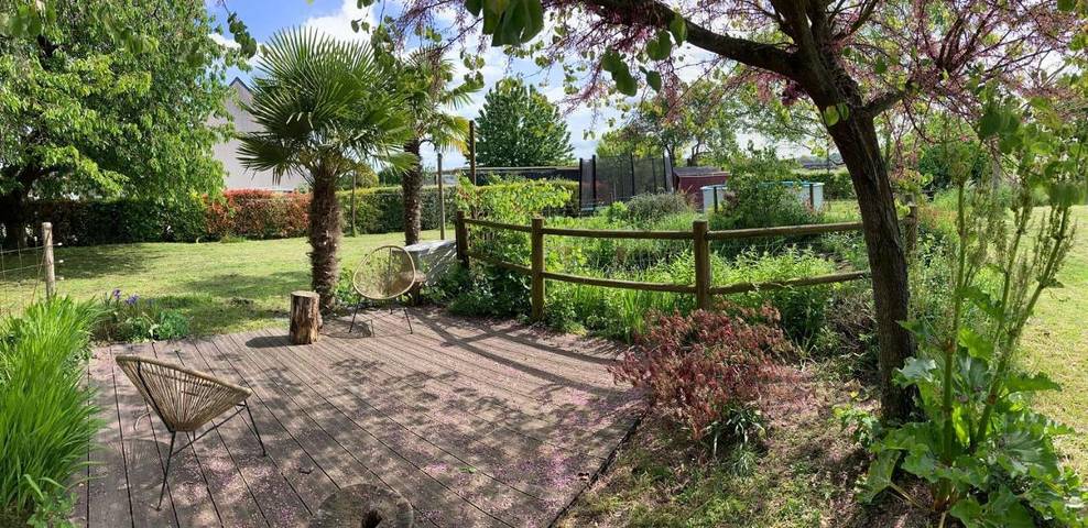Gîte pour 7 personnes, avec jardin et piscine, animaux acceptés à Vernantes