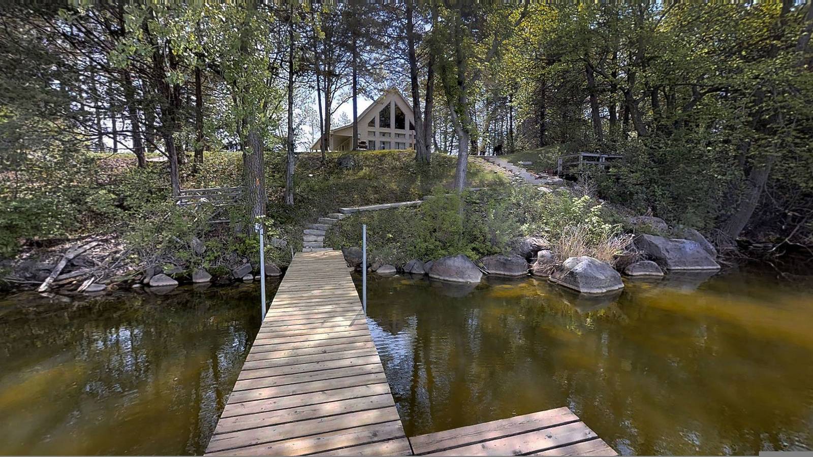 Lakefront Hideaway in Saint Paul in Meeker County