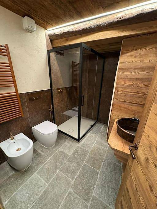 Gîte pour 8 personnes, avec jacuzzi et jardin ainsi que piscine et sauna à Alagna Valsesia - 4