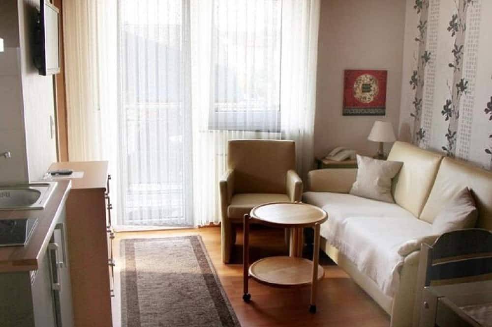 Ganze Wohnung, Fewo 3 (mit Balkon) - Pension Wagner in Schweich, Moseleifel