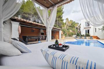 Villa in Santa Eulària des Riu, East Ibiza für 8 