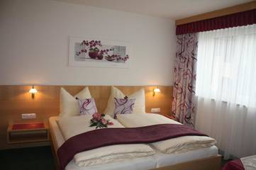 Chambre d’hôte pour 2 personnes, avec vue sur le lac ainsi que balcon et vue à Zell am See