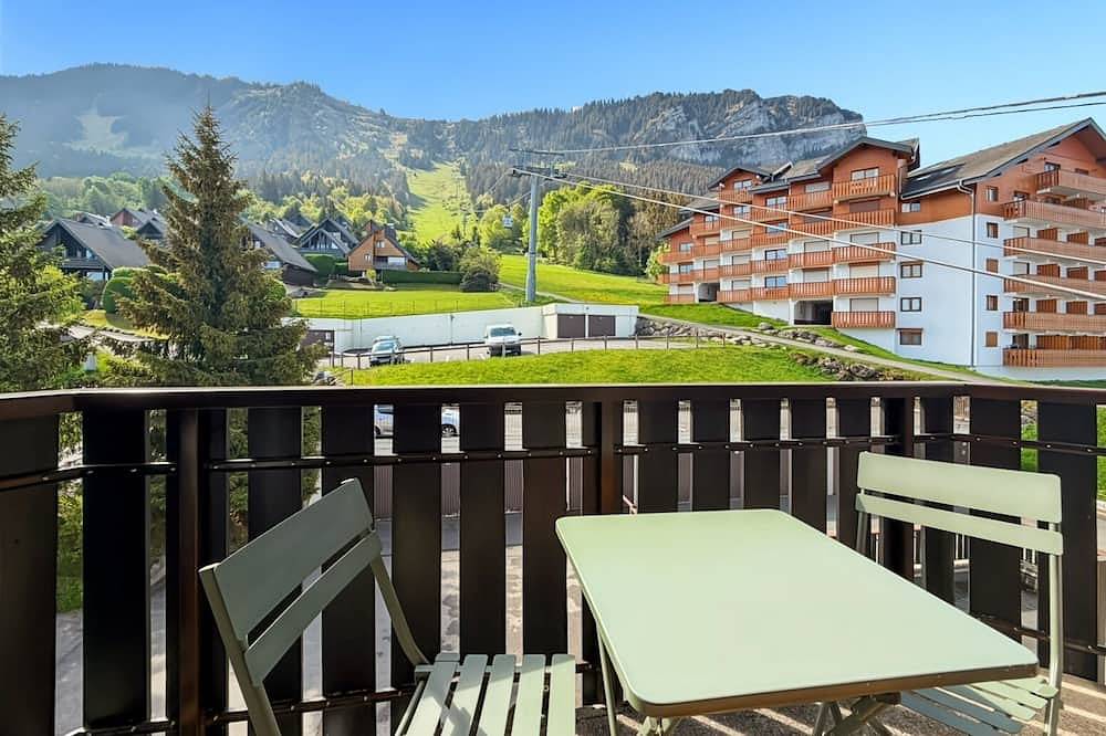 Appartement entier, Appartement cosy au pied des pistes avec un balcon in Thollon-les-Mémises, Région de Thonon-les-Bains
