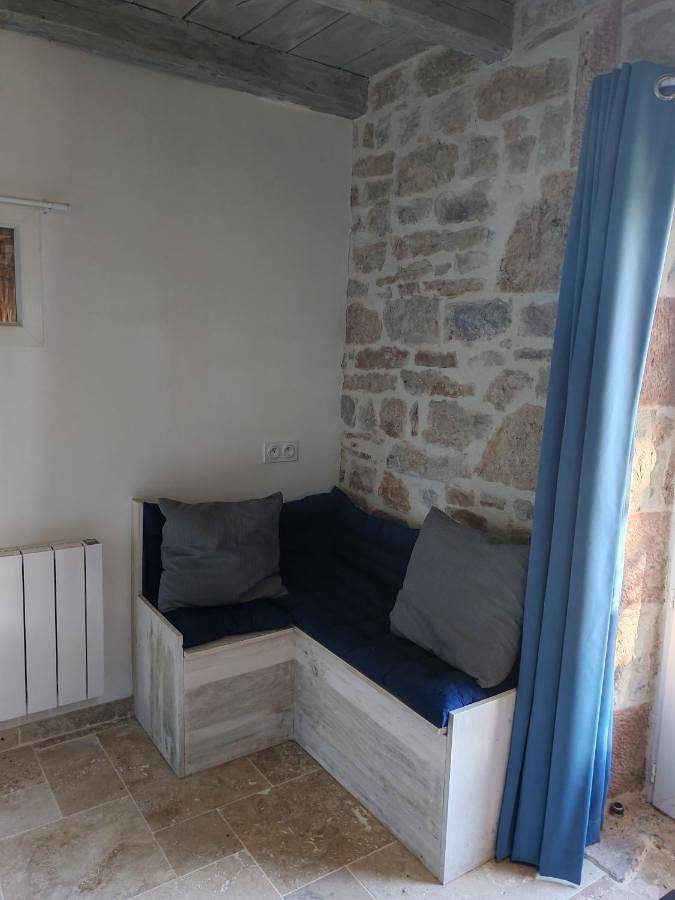 Location de vacances pour 4 personnes, avec balcon ainsi que jardin et jacuzzi à Collonges-la-Rouge - 4