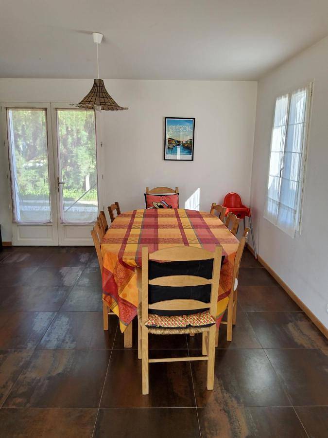 Location de vacances pour 9 personnes, avec terrasse et jardin dans La Remigeasse - 4