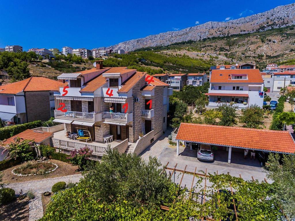 Appartamento vacanze a Omiš-Riviera a partire da 57€ a notte