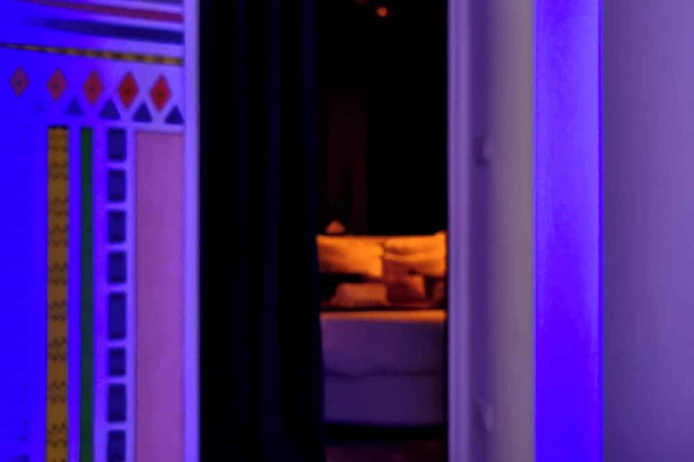 Entire apartment, Colorroom31/ Love Room/ Nuit Insolite/ Spa/ Tantra/ Love in Rouffiac-Tolosan, Haute-Garonne