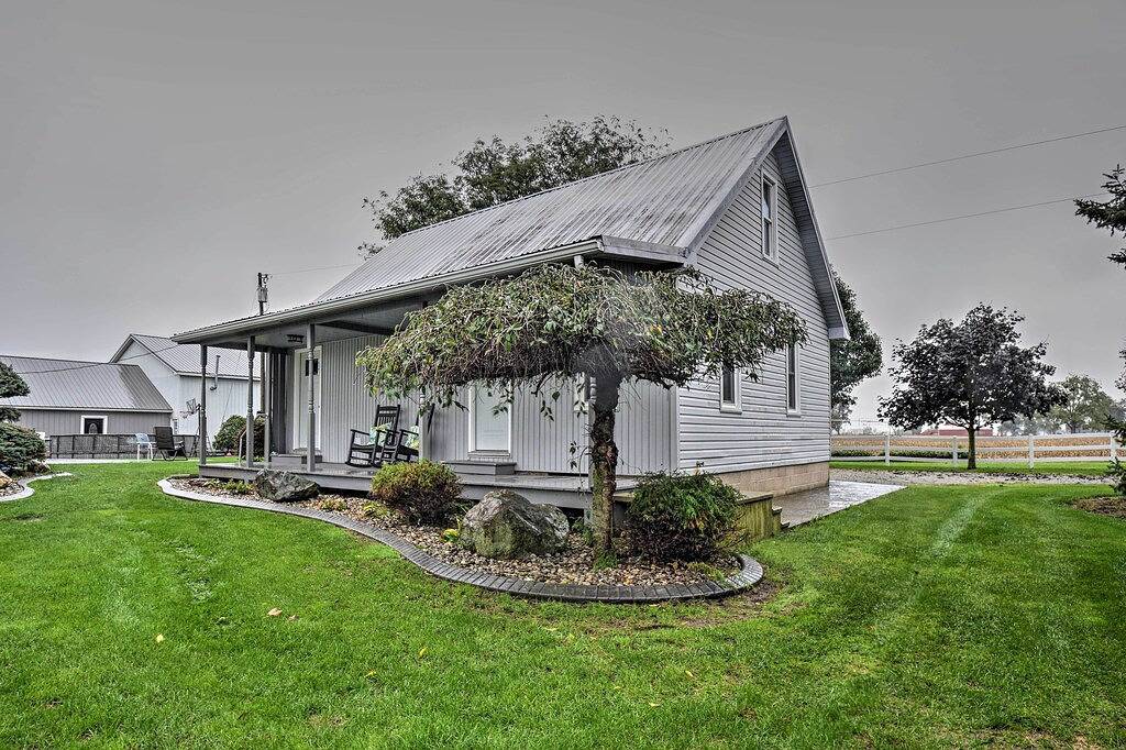 Cozy Goshen Farmhouse ~ 9 Mi to Amish Acres in Elkhart County