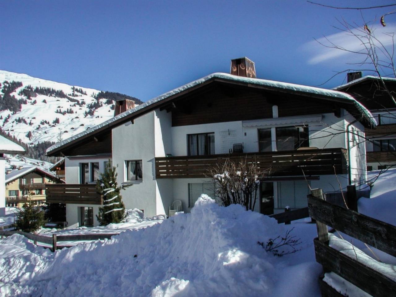 Ganze Ferienwohnung, Ferienwohnung Casa Sogn Giacun Guyet Brigels - 3.5 Zimmer Ferienwohnung für max. 4 Pers. im Eg in Brigels, Alpenarena