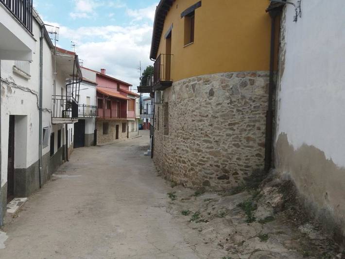 Casa rural para 8 personas, con Balcón y Terraza además de Jardín y Vistas en Valle del Ambroz - 4