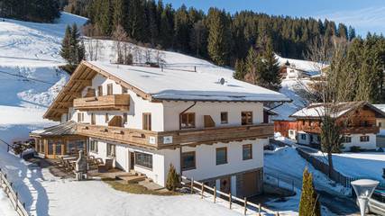 Ferienhaus für 24 Personen, mit Terrasse und Sauna sowie Garten, mit Haustier in Kelchsau