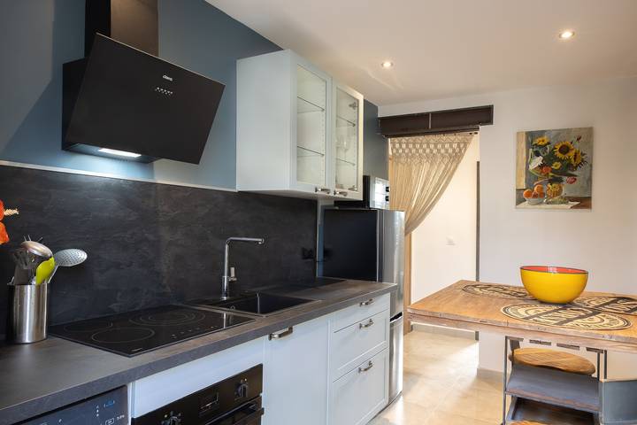 Apartamento entero, Apartamento de vacaciones para 2 personas con jardín in Calenzana, Region de Calvi