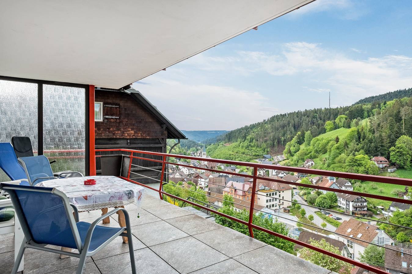 Ganze Wohnung, Apartment  " Jutta " Sommerberg – Ruhige Lage mit toller Aussicht,  Balkon 14 m² in Lauterbach (Schwarzwald), Mittlerer Schwarzwald