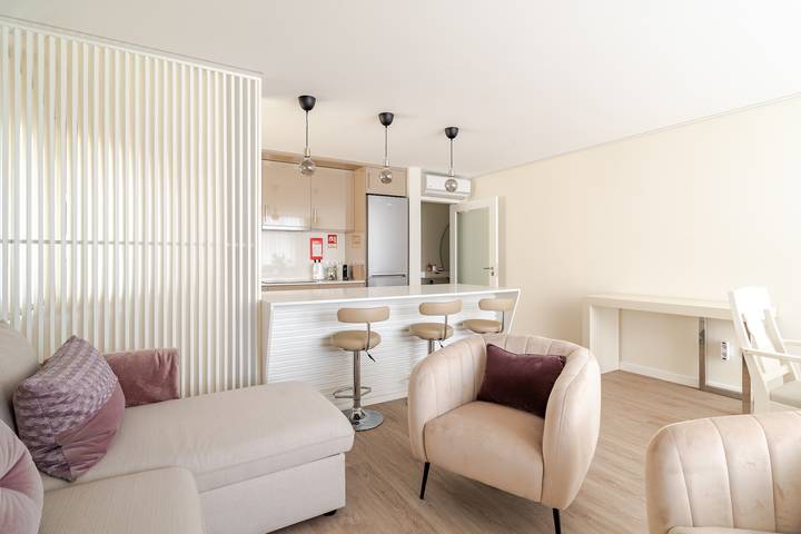 Entire apartment, Apartment 'Surf and Chill House' with Mountain View, Wi-Fi and Air Conditioning in Darque, Viana do Castelo District