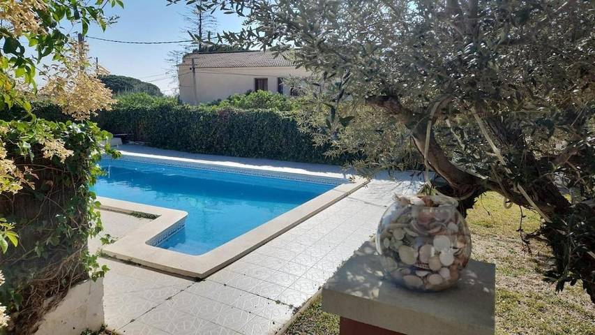 Casa rural para 5 personas, con jardín y piscina en Botarell