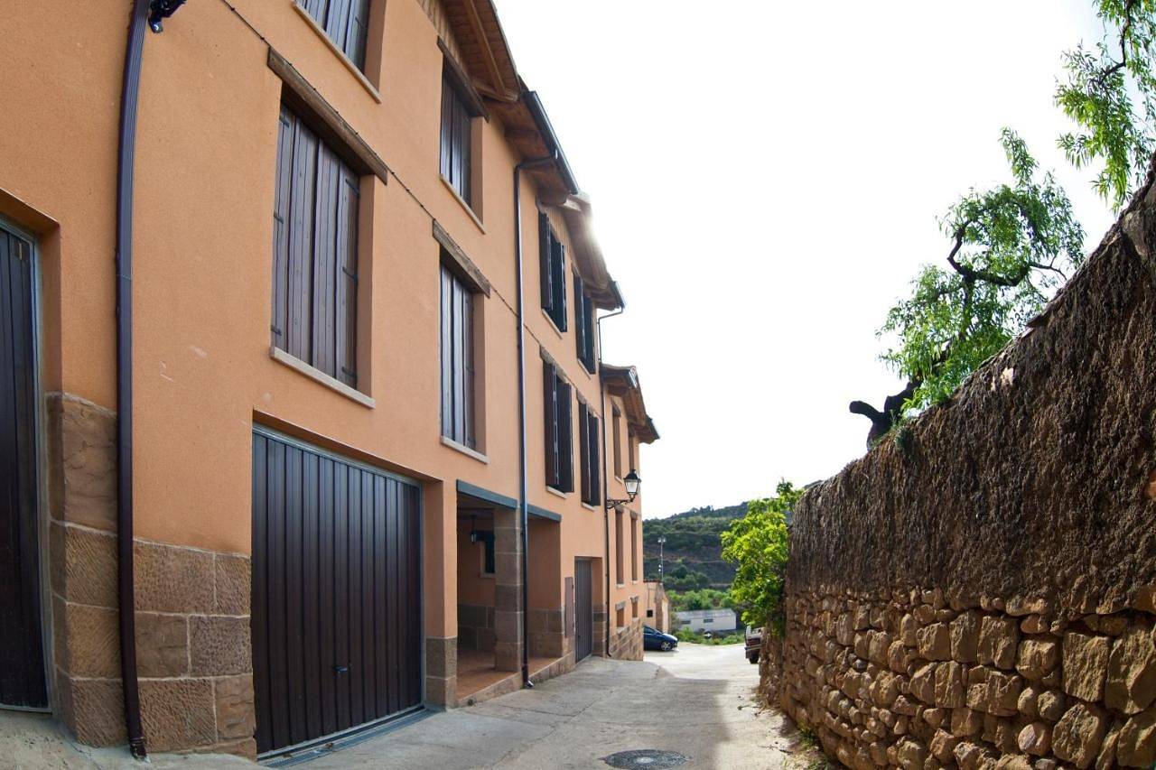 Casa Mallos de Agüero in Agüero, Provincia de Huesca