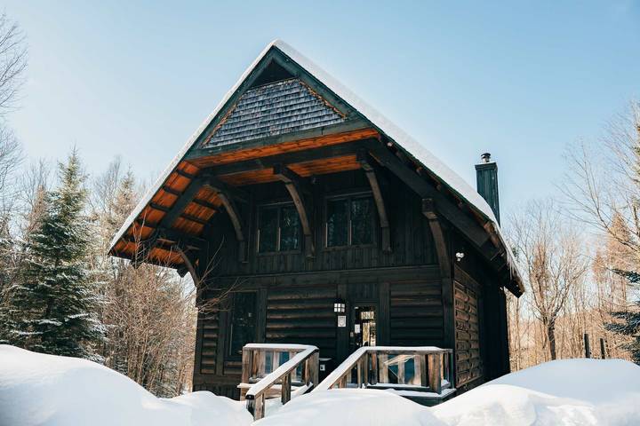 Casa de vacaciones para 10 personas, con terraza y vistas al lago además de piscina y jardín - 1