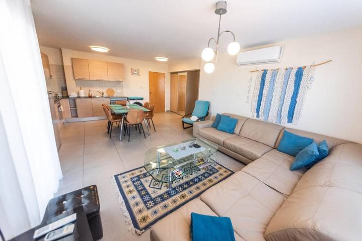 Appartement de vacances pour 6 personnes, avec piscine et balcon, animaux acceptés