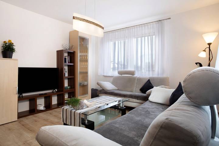 Entire apartment, Bodensee Apartment Gresser vacation rental with large balcony and Wi-Fi in Ravensburger Spieleland, Meckenbeuren