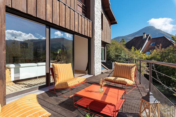 Villa 'Terre de Lumières' with View of Mount Néron in a Natural Setting in Quaix-en-Chartreuse, Isère