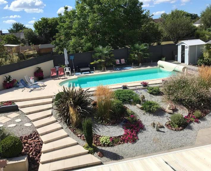 Gîte pour 2 personnes, avec jardin ainsi que vue et piscine à Saint-Gervais-en-Belin