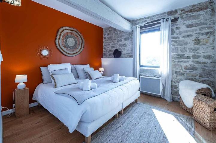 Gîte pour 14 personnes, avec jardin et balcon, animaux acceptés à Puycelsi - 2