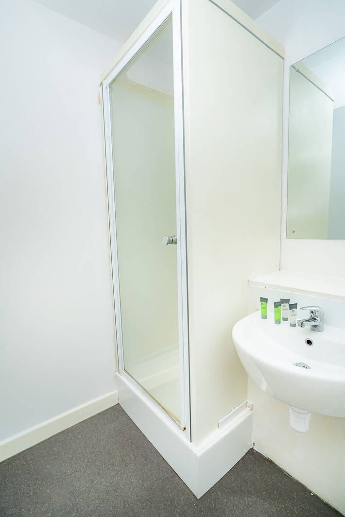 Entire apartment, Bright & Cosy Studio in Central Coventry in Coventry, Birmingham Area