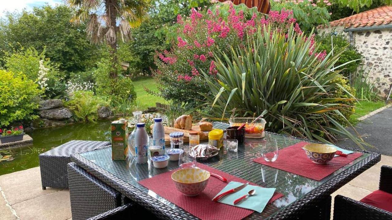 Appartement de vacances entier, Double Room with Shared Bathroom in La Flocellière, Fontenay-le-Comte