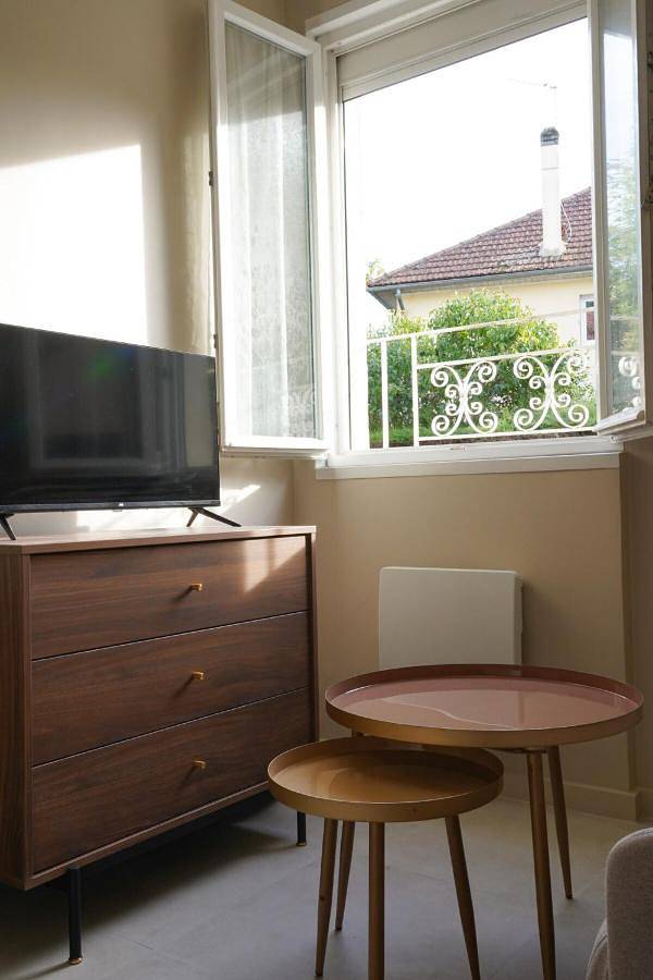 Appartement entier, One-Bedroom Apartment in Fontenay-le-Fleury, Yvelines