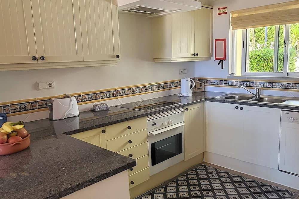 Magnificent 2 Bed Town House overlooking the beach at Meia Praia  in Lagos, Faro Distrikt