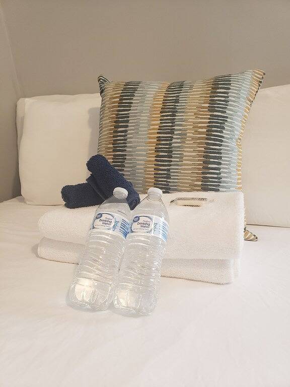 Ganze Wohnung, The Walk-Up Flat at Silver Lake New Top Fl Apt in Providence, Providence County