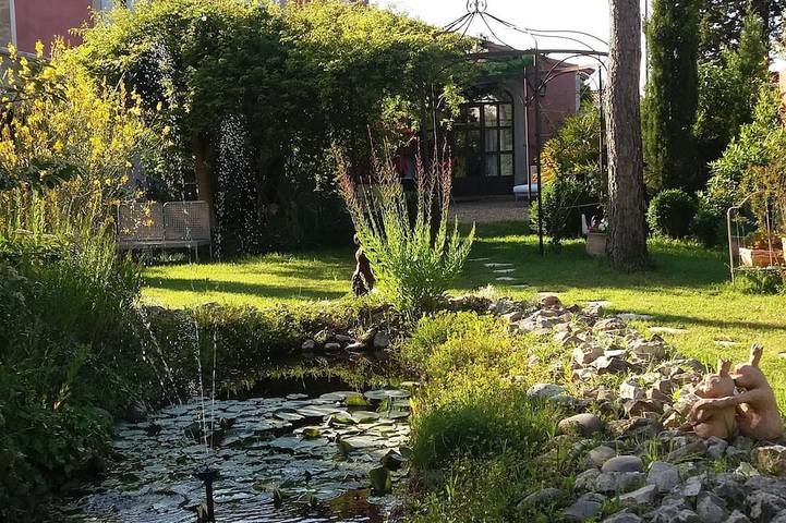 Remise rénovée avec charme, piscine et jardin bucolique au pied du Lubéron in Cheval-Blanc, Parc naturel régional du Luberon