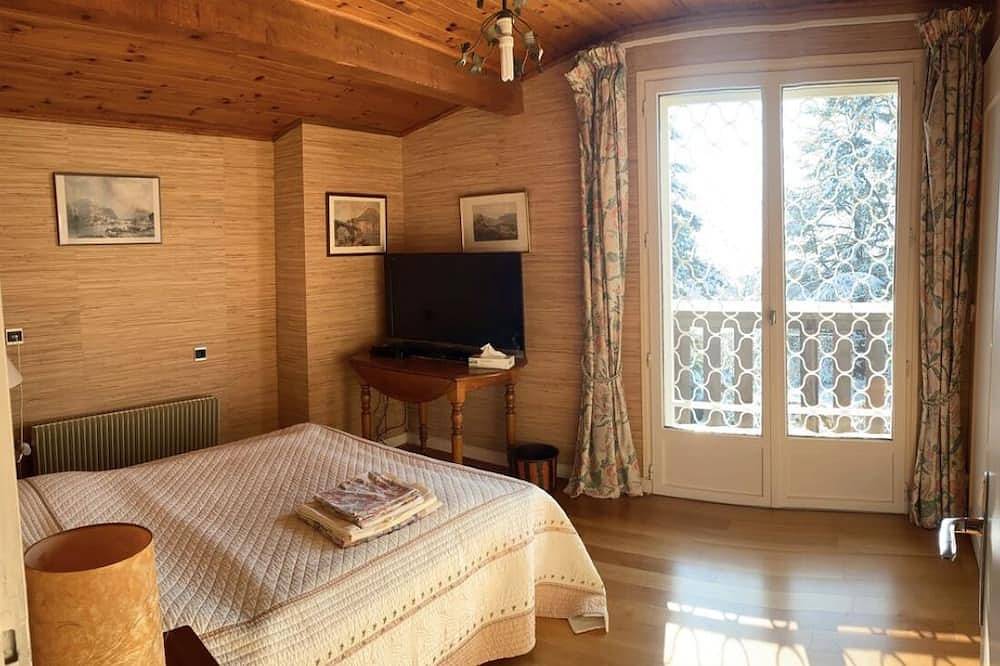 Appartement meublé 65m² en chalet   - linge & ménage hebdo - jardin - parking in Meylan, Isère