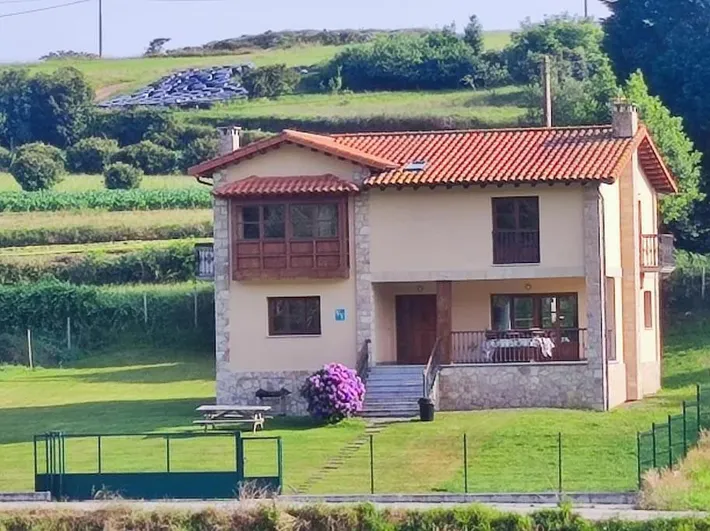 Casa de vacaciones para 12 personas, con vistas y jardín - 1