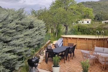 Gîte pour 4 personnes, avec balcon et jardin, animaux acceptés dans Les Omergues