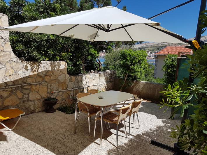 Apartament wakacyjny dla 4 osób, z taras w Pag
